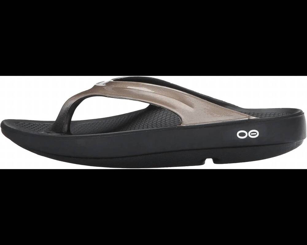 NEW OOFOS women's oolala luxe sandal in black/latte